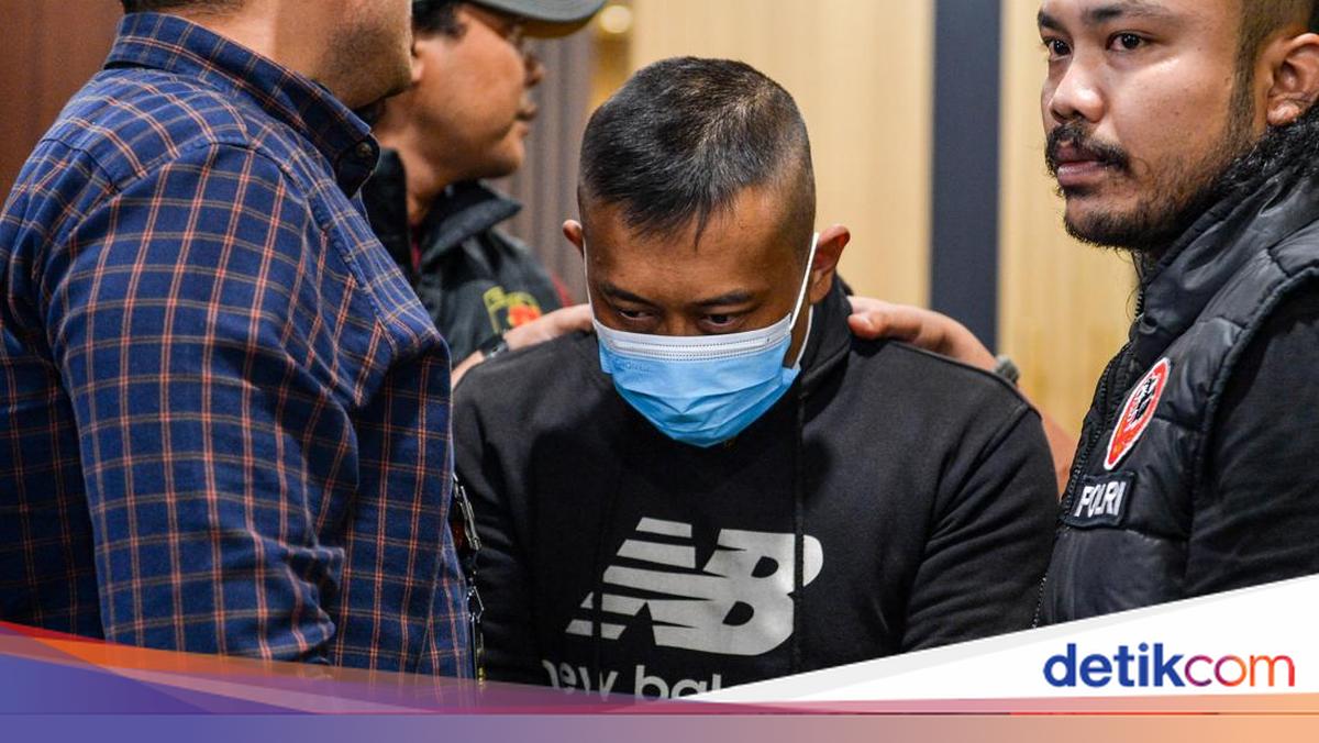 ---
Taufik Hidayat Mencari Dedi Mulyadi Sebelum Penangkapan oleh Polisi

---
