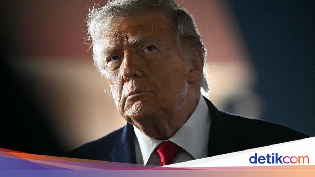 ---
Trump Batalkan Rencana Pengenaan Biaya Pengiriman di Selat Hormuz

---