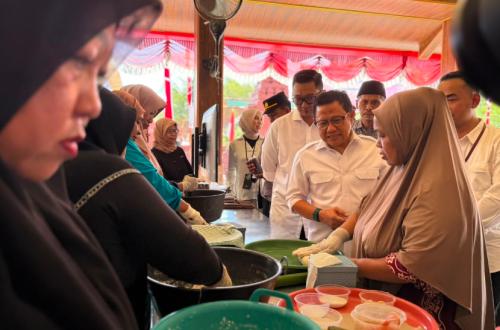 Peran Perempuan dalam Memperkuat Ekonomi Komunitas Pesisir