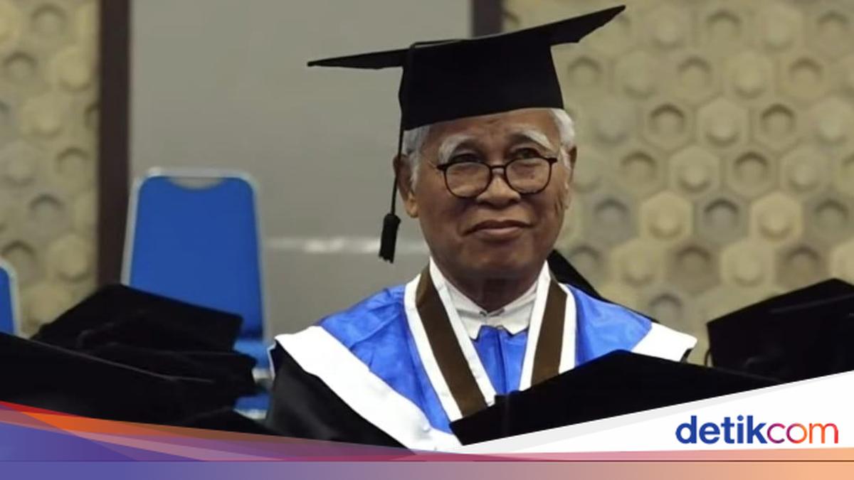 Di Usia 73 Tahun, JLM Siahaan Meraih Gelar Doktor di Undip untuk Memperkuat Kajian Sejarah Toba