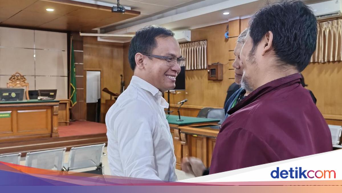 ---
Vonis Mantan CEO eFishery Dikurangi Menjadi 6 Tahun Penjara dalam Kasus Penggelapan

---